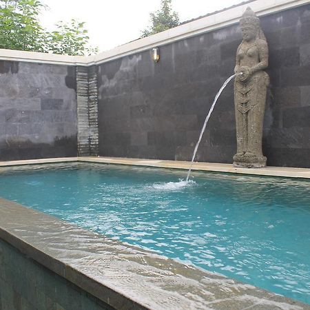 デウィ アンタラ ホームステイ ウブド エクステリア 写真