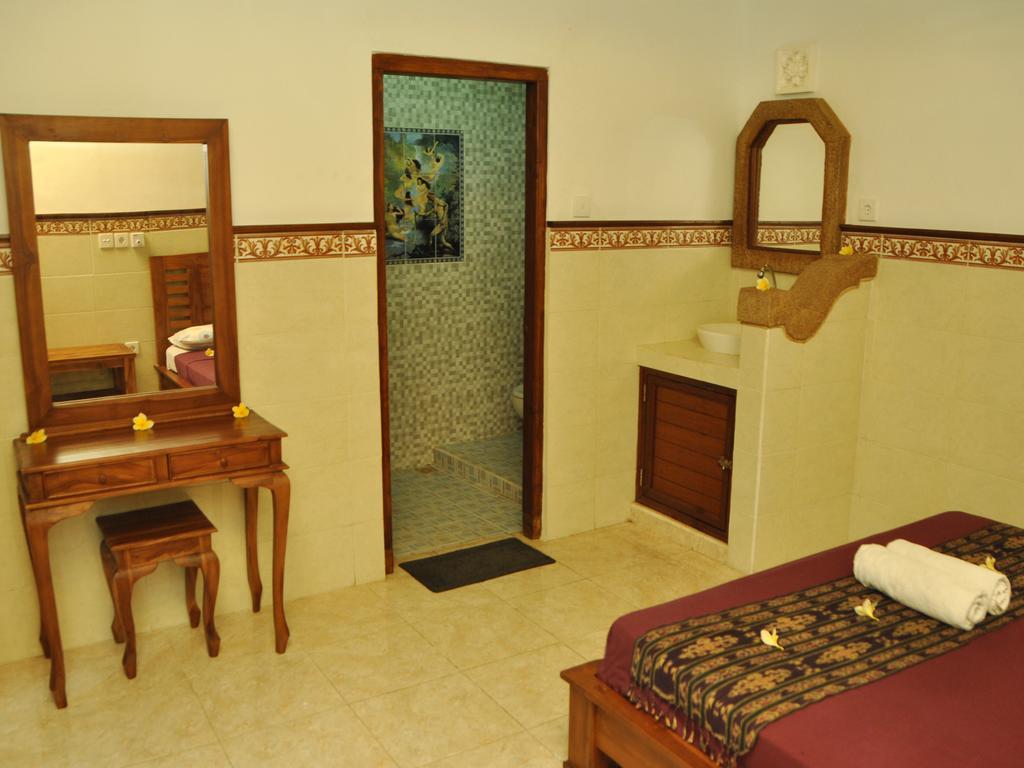 デウィ アンタラ ホームステイ ウブド 部屋 写真